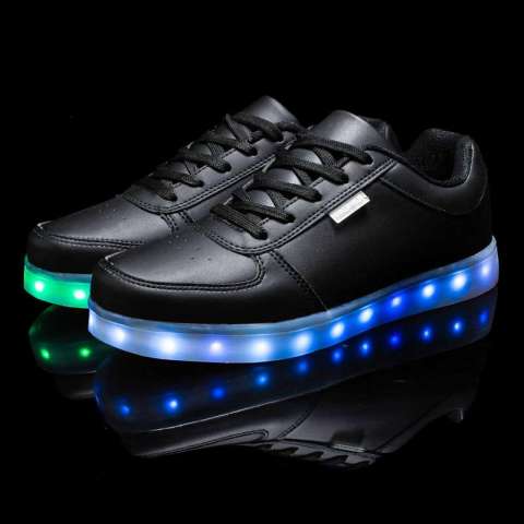 OEM New Style Fashion LED Light Comfort Sports Shoes for Men